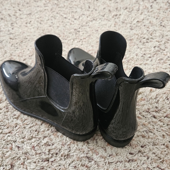 Black rain boots, size 11 - Picture 2 of 3